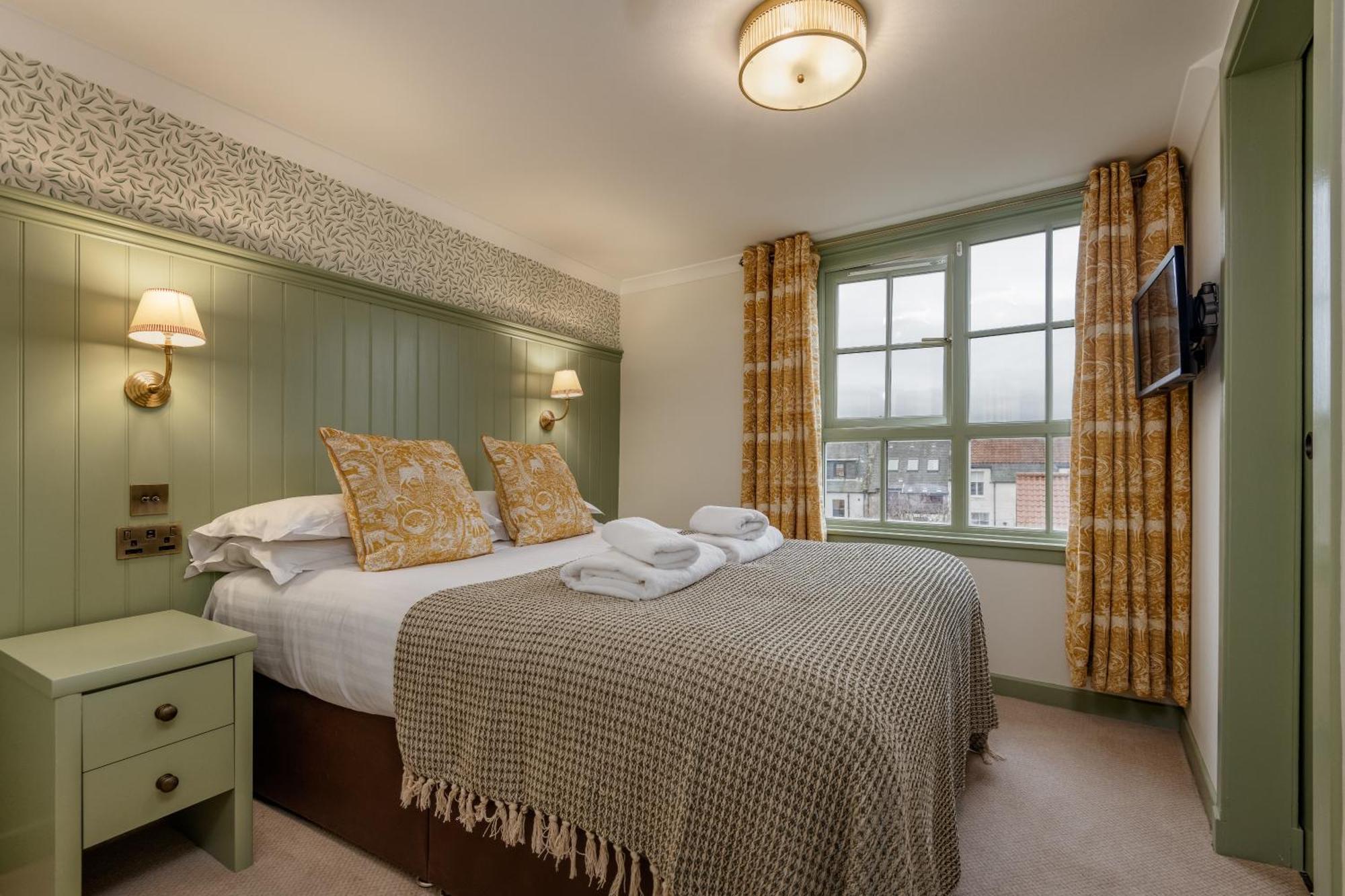 Standard Double or Twin Room,1742570654:JPEG